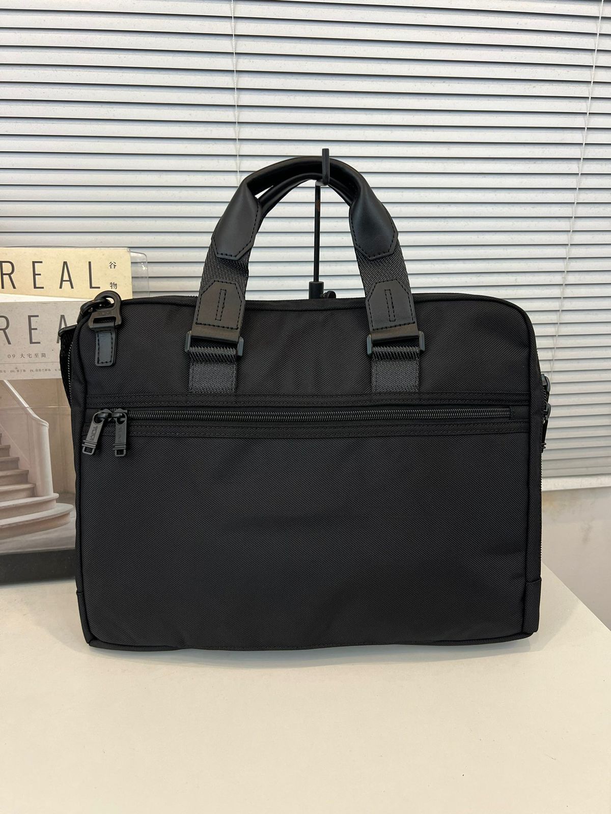 Aviano Slim Briefcase Black - Image 3