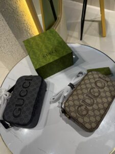 GC LATEST EDITION CROSSBODY BAG