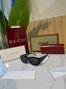 Gucci Eyewear geometric-frame sunglasses