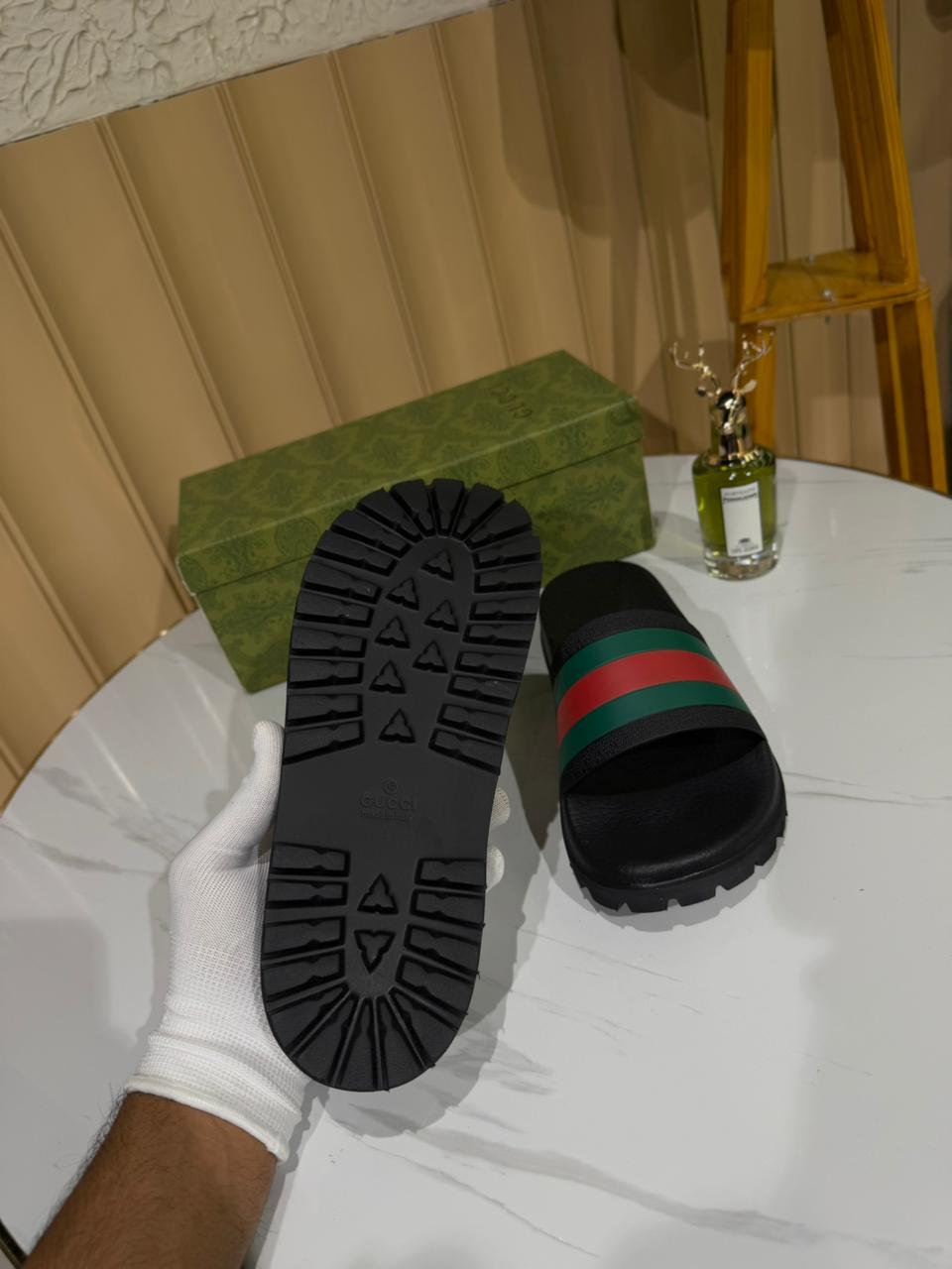 GUCCI FMSlGu0041 Men Slides (Green, Red) - Image 4
