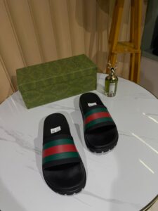 GUCCI FMSlGu0041 Men Slides (Green, Red)